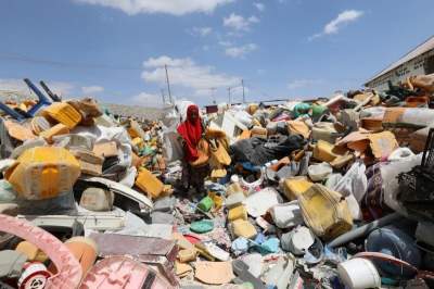 Как перерабатывают пластиковые отходы в Сомали. Фото
