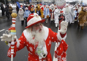 В Минске Дед Мороз регулировал дорожное движение посохом