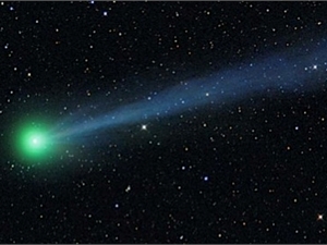 Зеленая комета с ядовитым газом мчится к Земле 