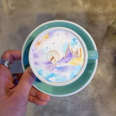 Полноцветные шедевры, нарисованные на кофейной пене. Фото
