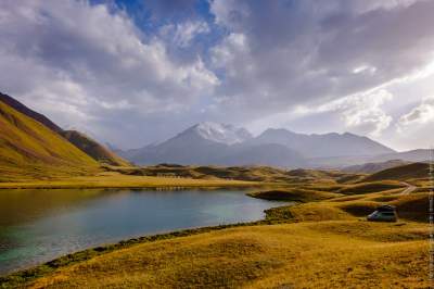 Киргизия в ярких пейзажах, сделанных дроном. Фото