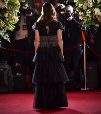 Кира Найтли примерила платье от Chanel