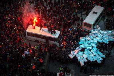 Три месяца Евромайдана в знаковых снимках. Фото