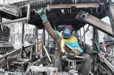 Три месяца Евромайдана в знаковых снимках. Фото