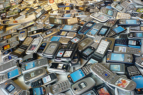 В прошлом году в мире снизились продажи мобильных телефонов 