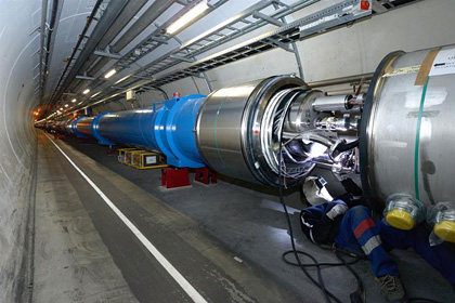 Большой адронный коллайдер остановлен на двухлетнюю модернизацию