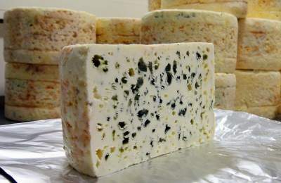 Как делают сыр Рокфор во Франции. Фото