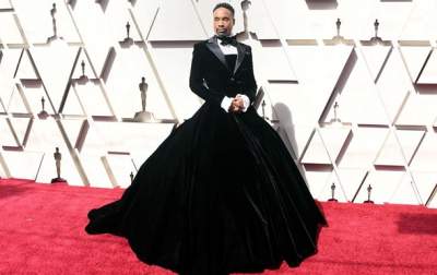 Известный актер пришел на Оскар в пышном платье