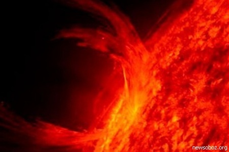 NASA показало огненный дождь на Солнце