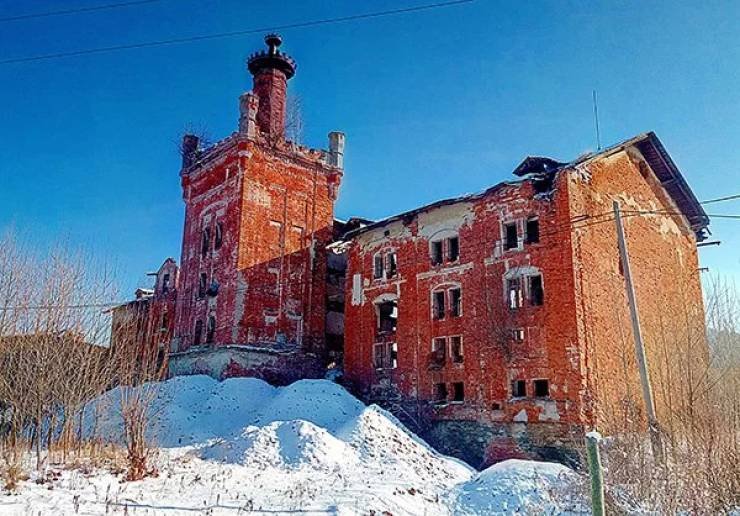 Заброшенные места выглядят жутко и притягательно