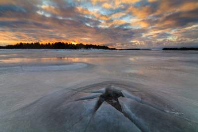 Так выглядит замерзшее Белое море. Фото