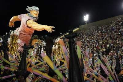 Бразильские карнавалы в ярких снимках. Фото