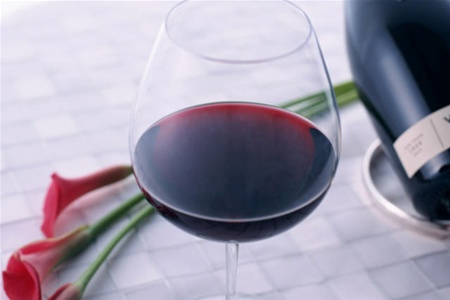 Раскрыт секрет "молодильного" вещества из красного вина