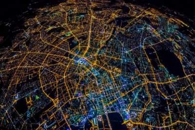 Ночные города в снимках с высоты птичьего полета. Фото