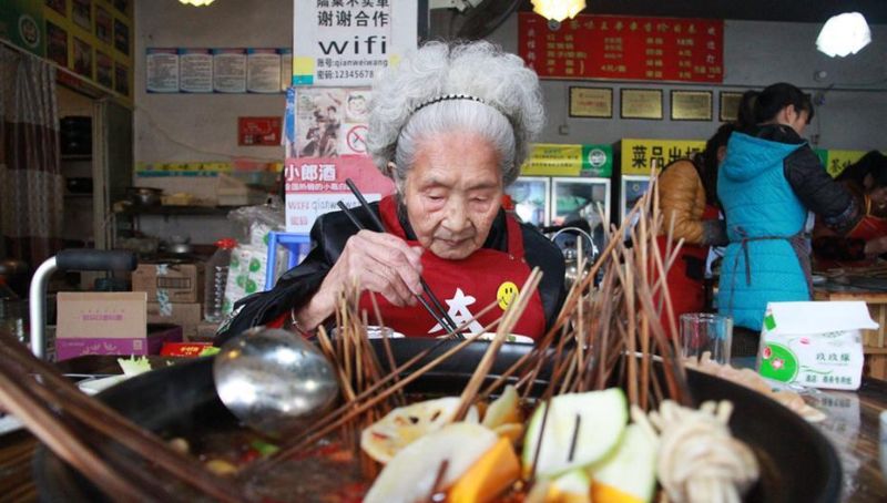 98-летняя китаянка удивила секретом долголетия