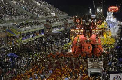 Бразильский карнавал в ярких снимках. Фото