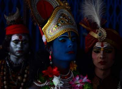 В Индии в честь бога Шивы устроили масштабный праздник. Фото