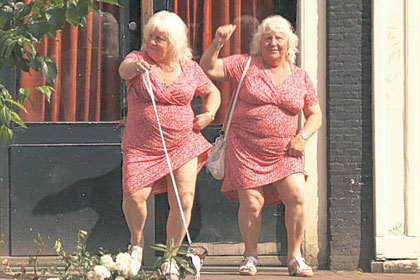Старейшие проститутки-близняшки собрались на пенсию