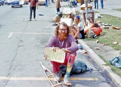Яркие кадры фестиваля 1973 года, занесенного в Книгу рекордов Гиннесса. Фото