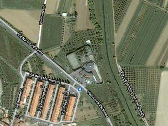 Тюрьма в Поззале (спутниковый снимок Google Maps)