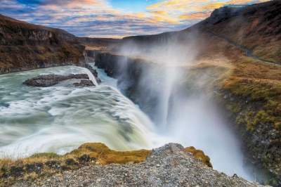 Красивейшие водопады Исландии в необычных кадрах. Фото