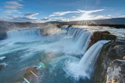 Красивейшие водопады Исландии в необычных кадрах. Фото