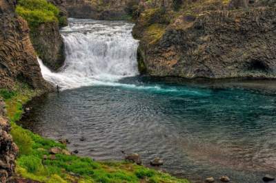 Красивейшие водопады Исландии в необычных кадрах. Фото