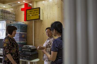 Как работают подпольные христианские храмы в Шанхае. Фото 