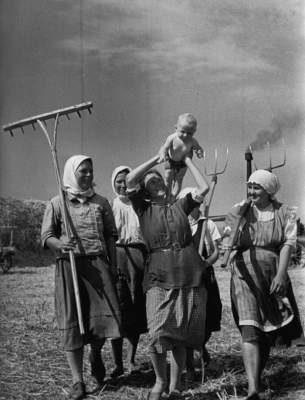 Повседневная жизнь советских людей глазами легендарного фотографа. Фото