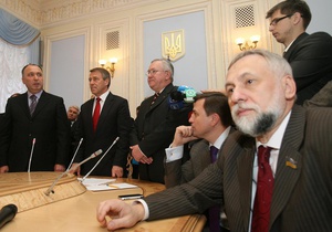 Юрий Кармазин на подписании соглашения о создании коалиции БЮТ, НУ-НС и БЛ в декабре 2008 года