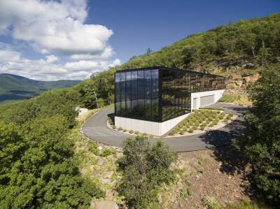 Стильный дом из стекла, стали и бетона от американского дизайнера. Фото