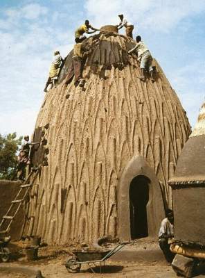 Необычная архитектура африканского племени. Фото