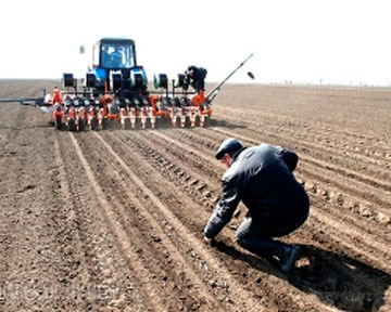 Украинские аграрии возобновили весенне-полевые работы