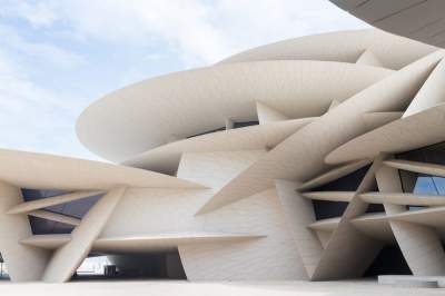 В Катаре построили огромный музей в виде розы. Фото