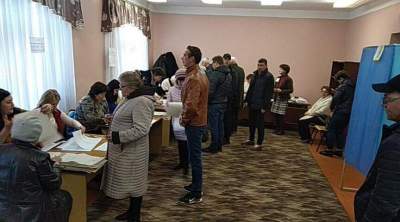В Ровно мужчина искал «НЛО» на избирательном участке