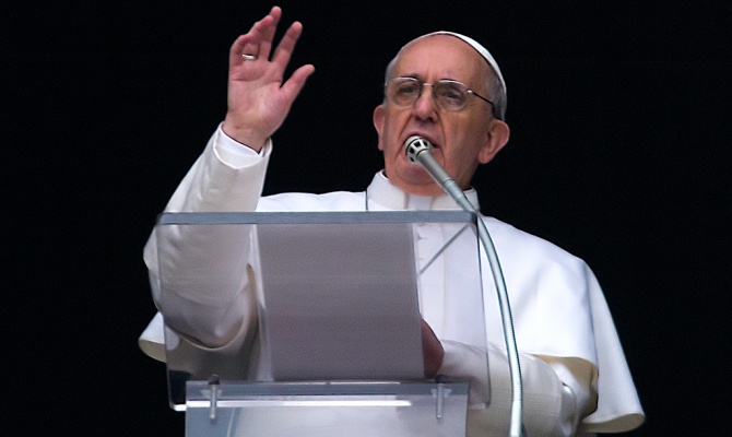 Папа Римский объявил войну священникам-педофилам