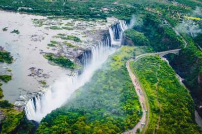 Красивейшие водопады, привлекающие толпы туристов. Фото 
