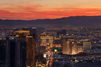 Яркие снимки вечернего Лас-Вегаса. Фото