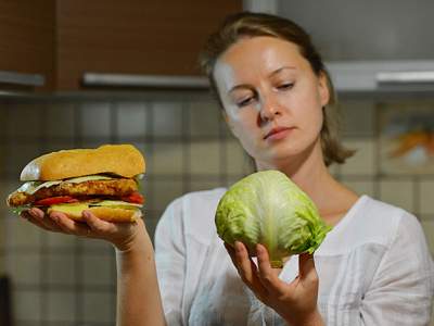 Названы пищевые привычки, мешающие похудению