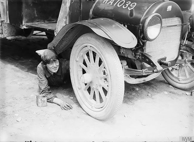 Женщины были водителями и автомеханиками во время Первой мировой войны