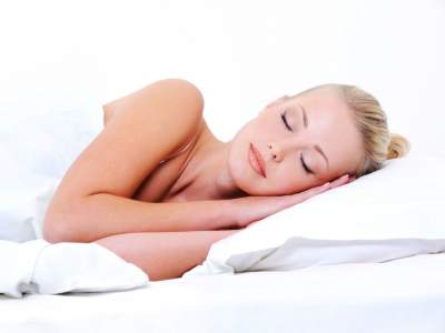 Спим и худеем: список продуктов, которые сжигают жир во время сна 