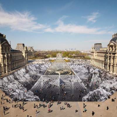 Художник создает невероятную оптическую иллюзию в Лувре. Фото