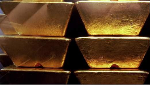 Немец пытался вывезти из Греции 7 кг золота и 425 кг серебра 
