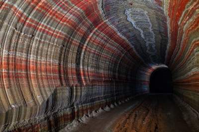 Необычная красота соляных шахт в разных уголках мира. Фото
