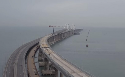 Крымский мост показали в свежих снимках. Фото