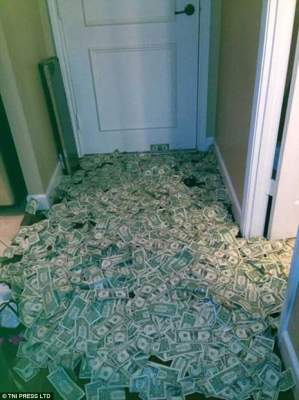 Американские стриптизерши, купающиеся в деньгах. Фото