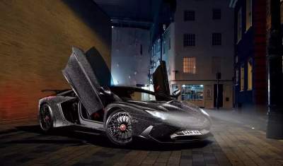 Так выглядит суперкар Lamborghini, украшенный миллионами страз. Фото