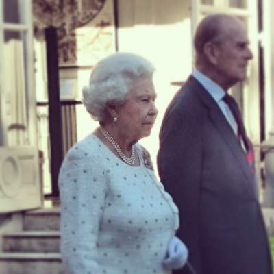 Снимки из Instagram королевы Великобритании. Фото