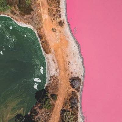 Известное австралийское озеро с розовой водой. Фото