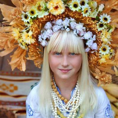 Очаровательные украинки в национальных костюмах. Фото